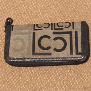 Liz Claiborne’s wallet